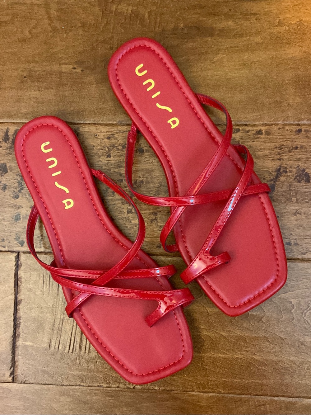 Unisa Red Patent Strappy Toe-Ring Sandals 10 NWT